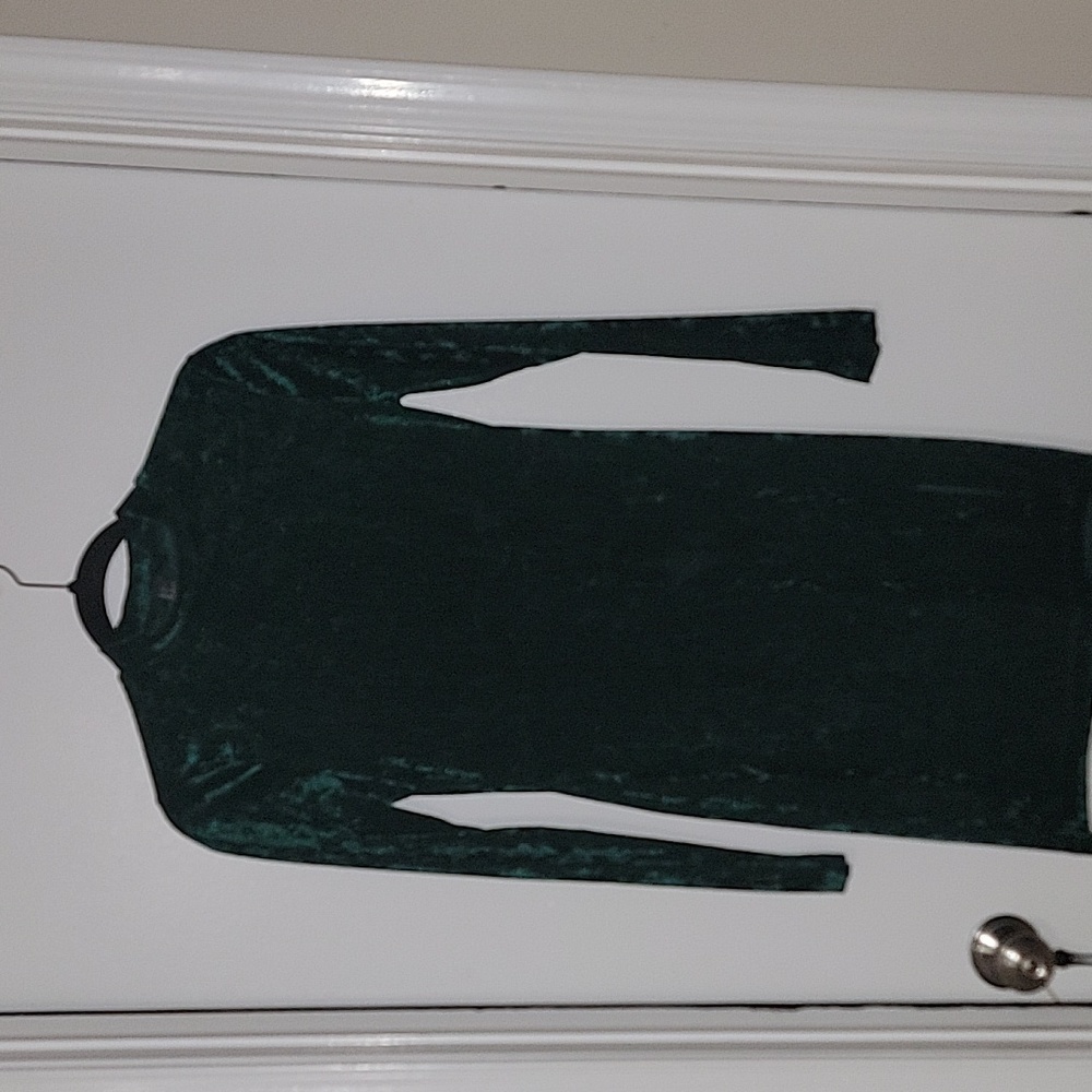 VELVET GREEN HOLIDAY DRESS